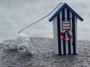 Beach Hut Light Pull