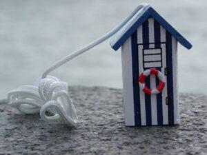 Beach Hut Light Pull