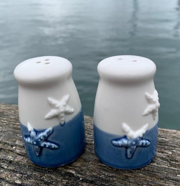 salt and pepper pots